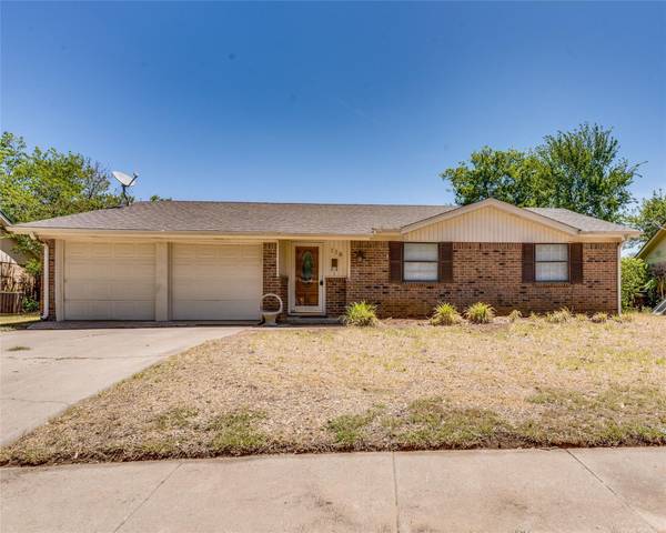 116 Quail Creek Drive, Crowley, TX 76036