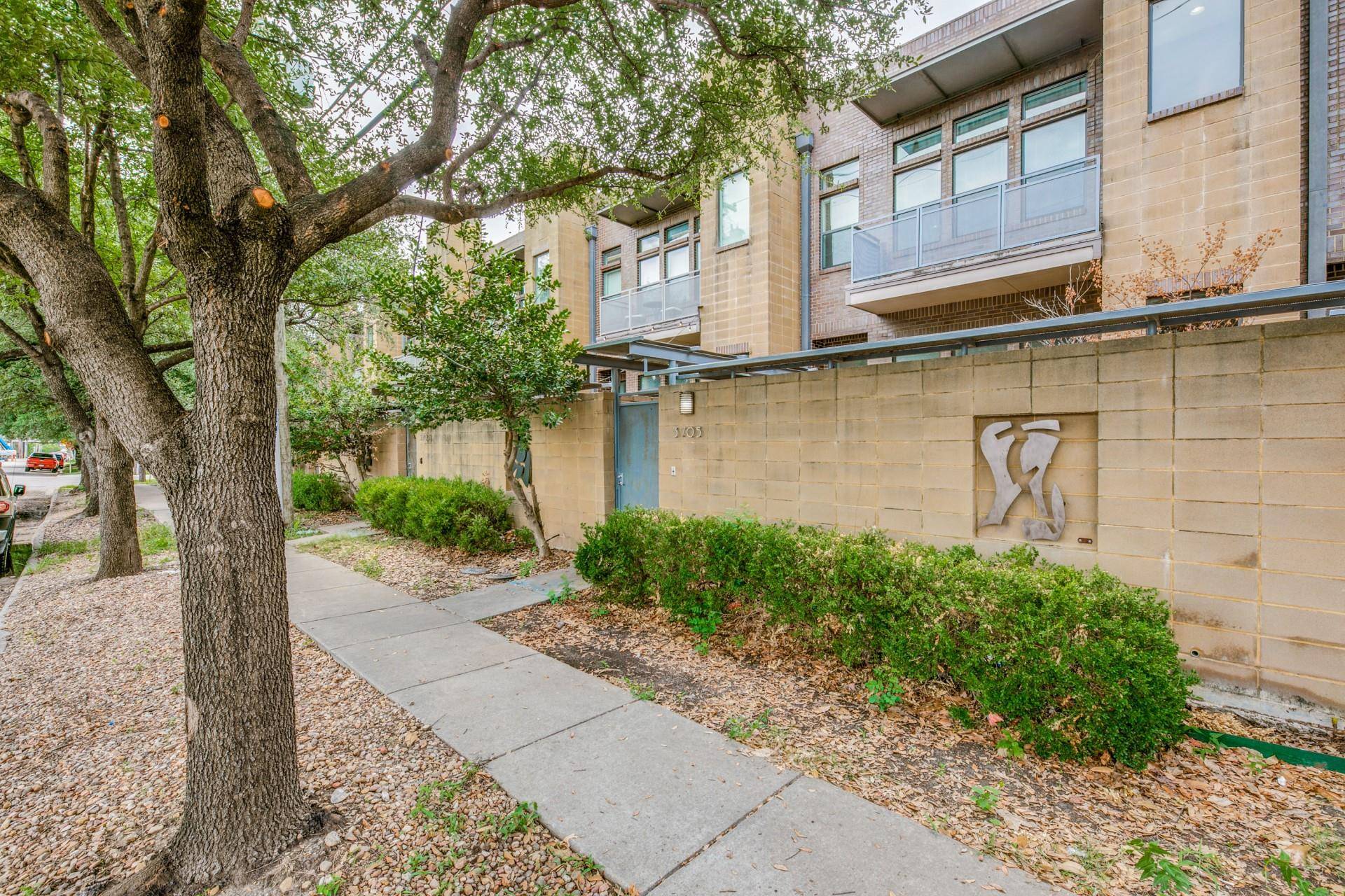 3705 Commerce Street, Dallas, TX 75226