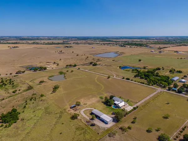 303 Stevens Road, Ennis, TX 75119