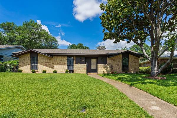 134 N Forest Lane, Duncanville, TX 75116