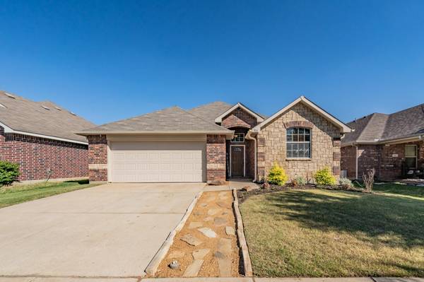 916 Raleigh Path Road, Denton, TX 76208