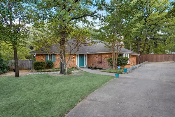 2107 Valleydale Drive, Arlington, TX 76013