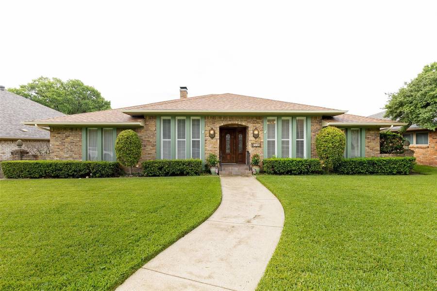 9220 Alta Oaks Drive, Dallas, TX 75243