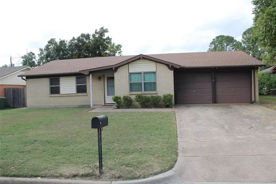 1217 Norwood Drive, Hurst, TX 76053