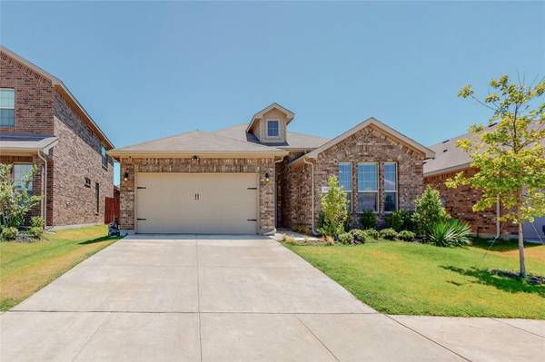 721 Chaplin Drive, Fort Worth, TX 76247