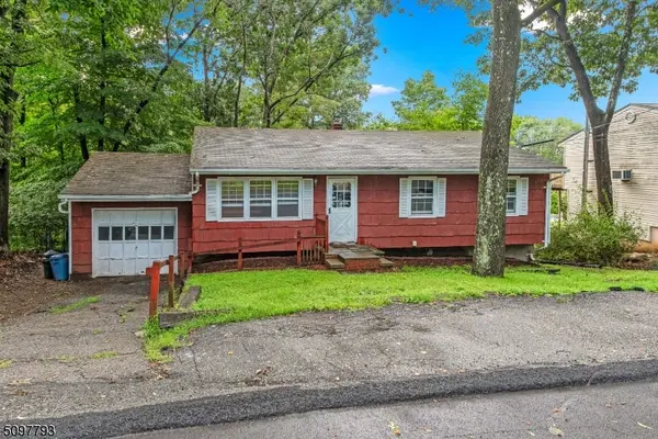 109 Marne Rd, Hopatcong Boro, NJ 07843