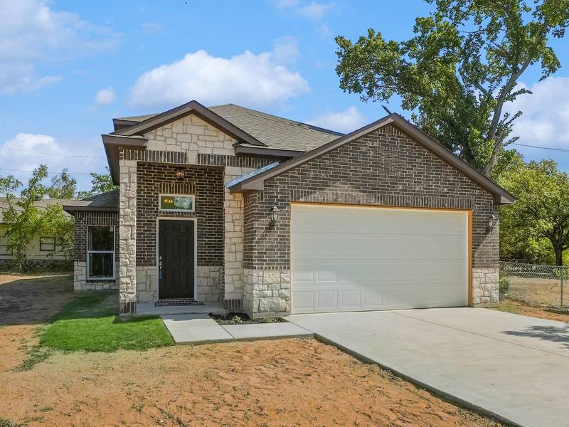 5301 Fossil Drive, Haltom City, TX 76117