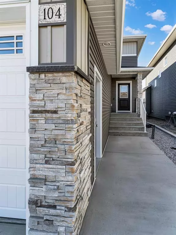 Medicine Hat, AB T1B0P5,104 Hamptons CRES SE