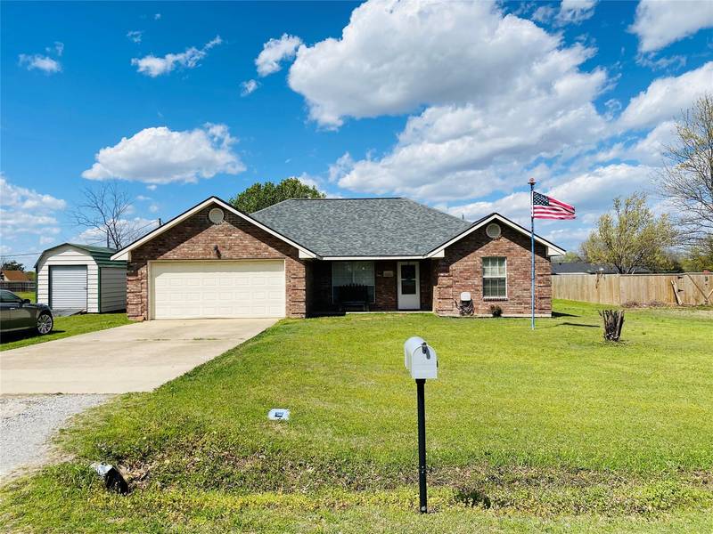 1101 Amy Way, Bonham, TX 75418