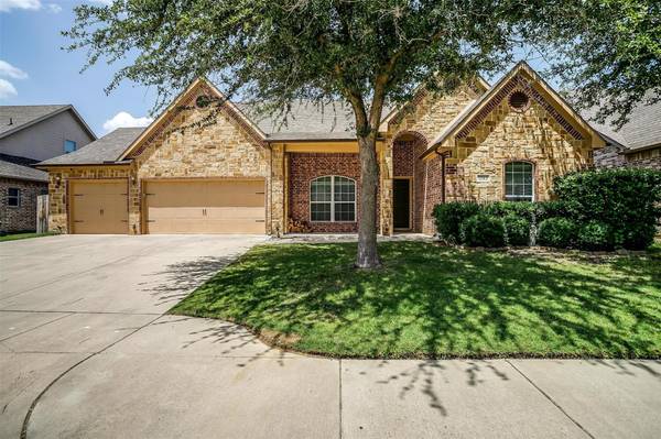 1143 Clairemont Lane, Burleson, TX 76028