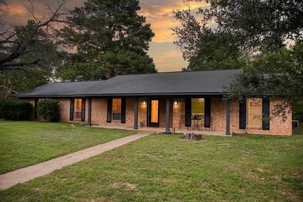 116 Donniebrook Street,  Palestine,  TX 75803