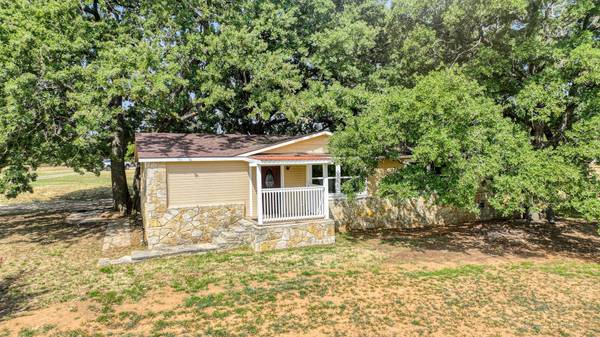 3808 County Road 401b,  Alvarado,  TX 76009