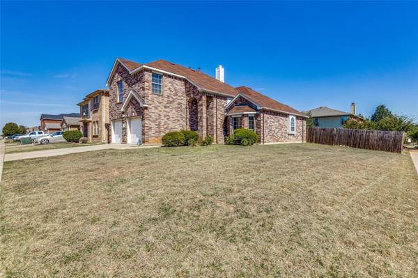 7529 Grass Valley Trail, Fort Worth, TX 76123