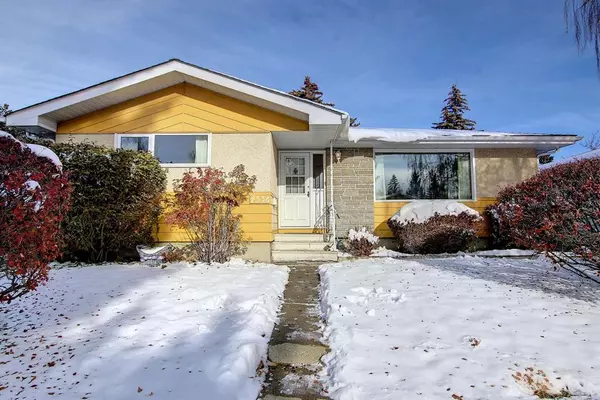 Calgary, AB T3A 0N9,4336 Viscount DR NW