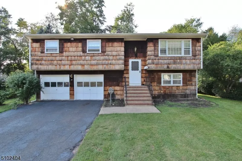 6 Thornton Ct, South Plainfield Boro, NJ 07080