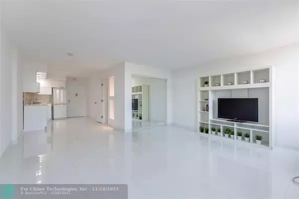 Miami Beach, FL 33139,710 Washington Avenue  #418