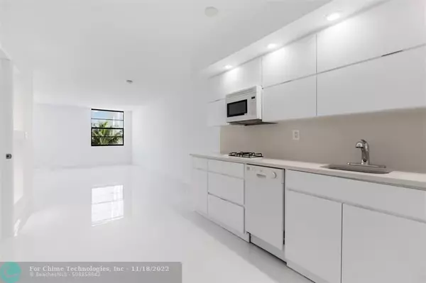 Miami Beach, FL 33139,710 Washington Avenue  #418