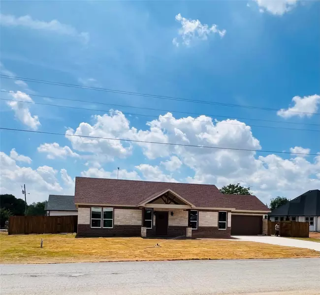 2405 Creek Drive, Granbury, TX 76048