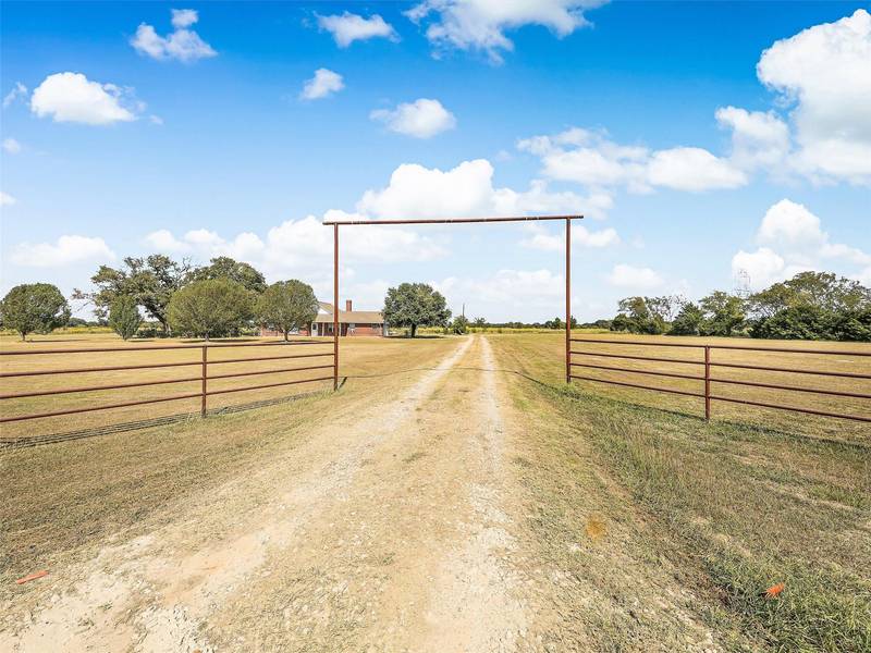 10825 Fm 2451, Scurry, TX 75158