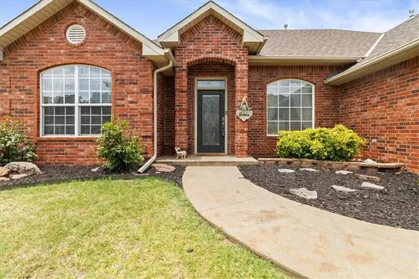 1608 Pecan Crossing Drive, Shawnee, OK 74804