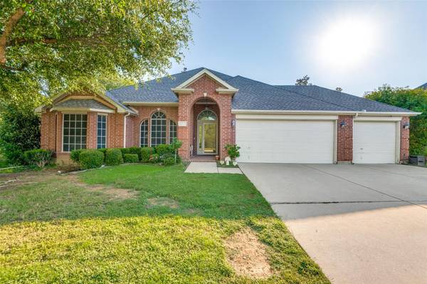 1624 Babbling Brook Drive, Grand Prairie, TX 75050