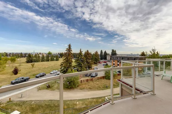 Calgary, AB T3C 2Z1,2 Hemlock CRES SW #408