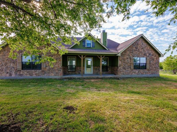 206 Walker Creek Road, Ennis, TX 75119