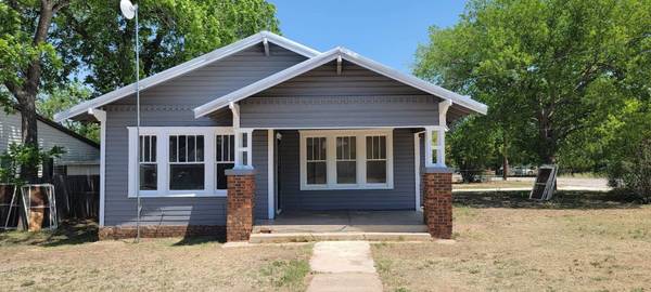 315 E 7th Street, Coleman, TX 76834