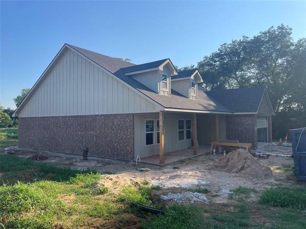 207 E 8th Street,  Joshua,  TX 76058