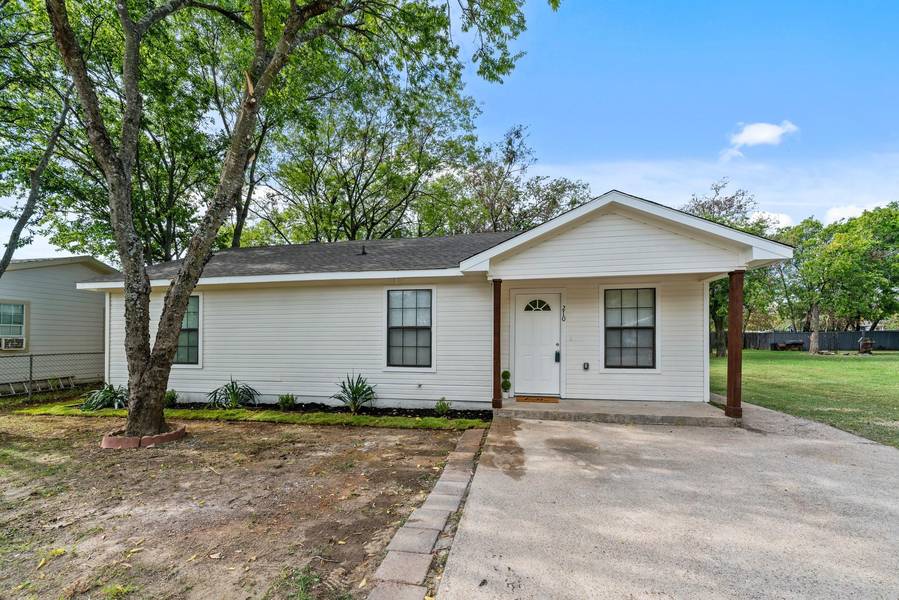 210 Thomas Street, Terrell, TX 75160