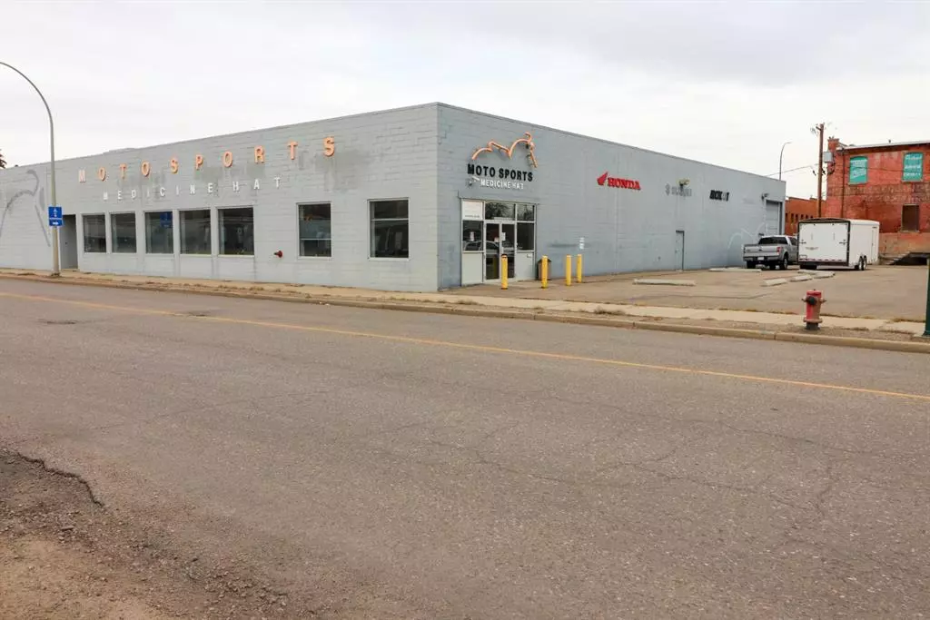 Medicine Hat, AB T1A 2Z8,521D North Railway ST SE