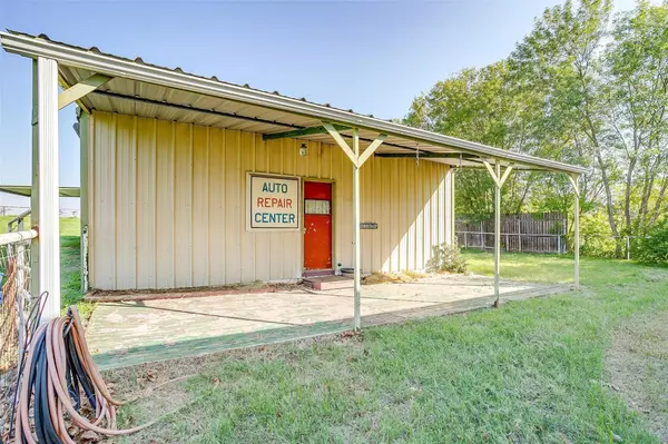 Burleson, TX 76028,439 E Bethesda Road