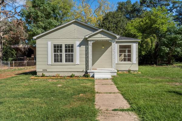 210 W Pecan, Mount Pleasant, TX 75455