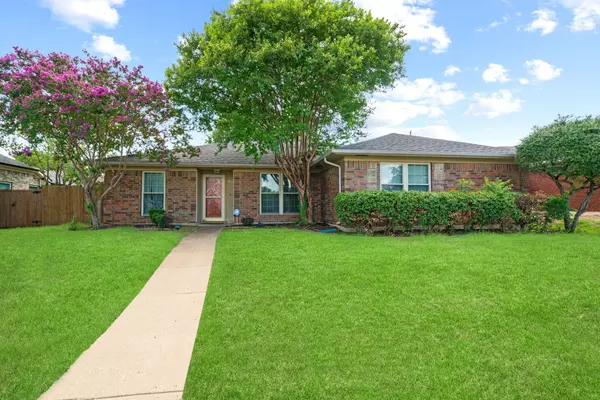 1562 Waterford Drive, Lewisville, TX 75077