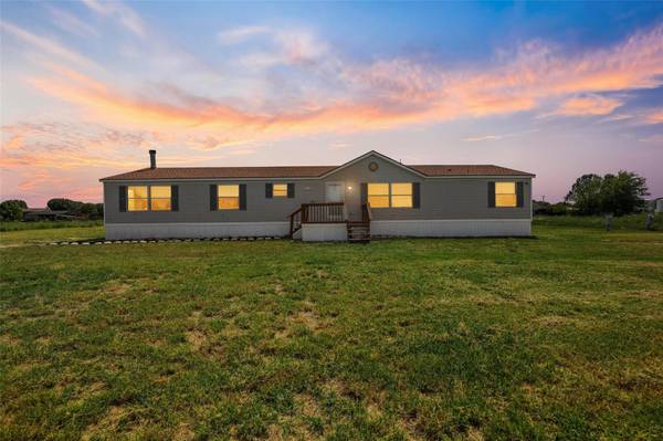 11108 Mckinley Drive, Venus, TX 76084