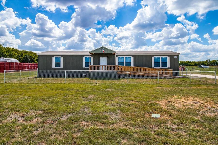 8676 County Road 1143, Celeste, TX 75423