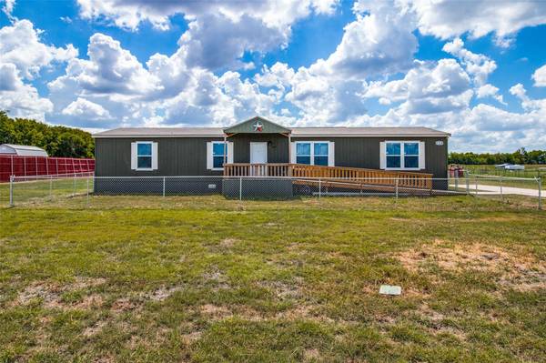 8676 County Road 1143, Celeste, TX 75423