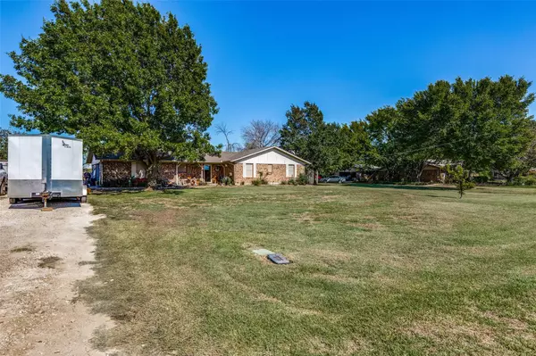 1804 Meadow Creek Drive, Crowley, TX 76036