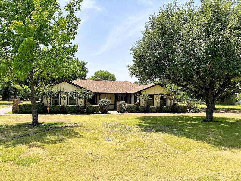 116 Hackberry Street, Oak Leaf, TX 75154