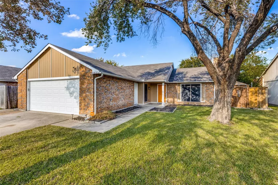 5621 Powers Street, The Colony, TX 75056