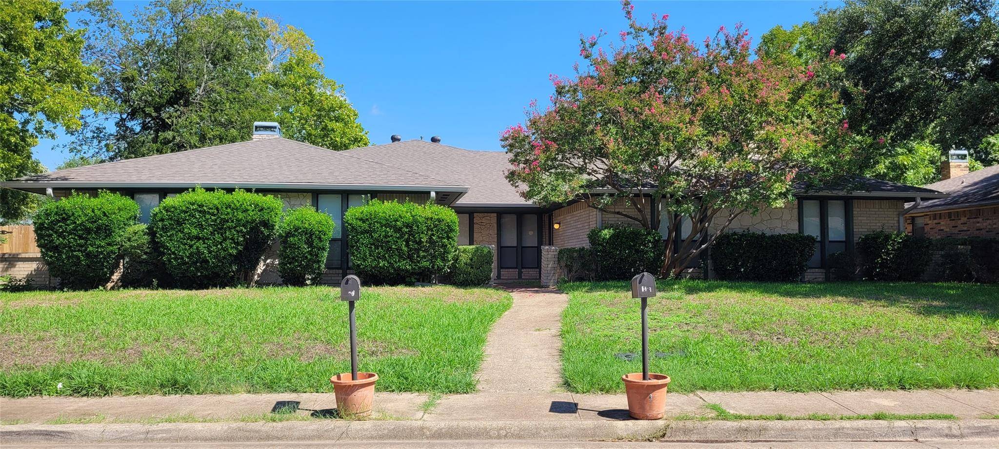 147 Shadybrook Drive,  Desoto,  TX 75115
