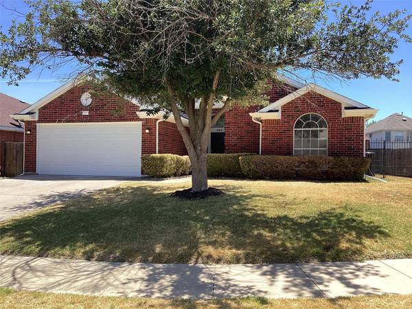 202 Ember Glen Drive, Arlington, TX 76018