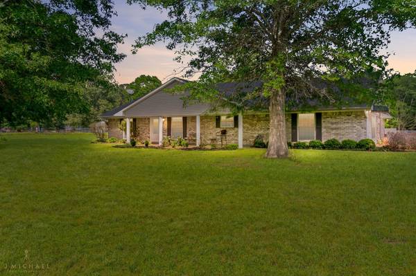 8595 Greenwood Springridge Road, Shreveport, LA 71129