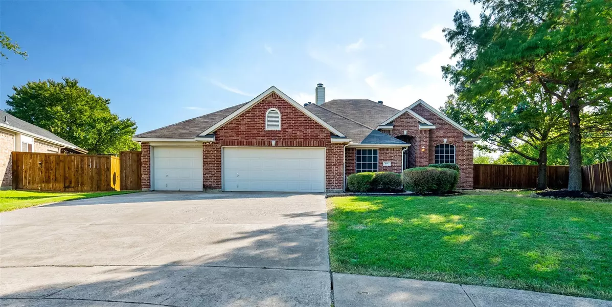 800 Dawnlight Drive, Denton, TX 76210