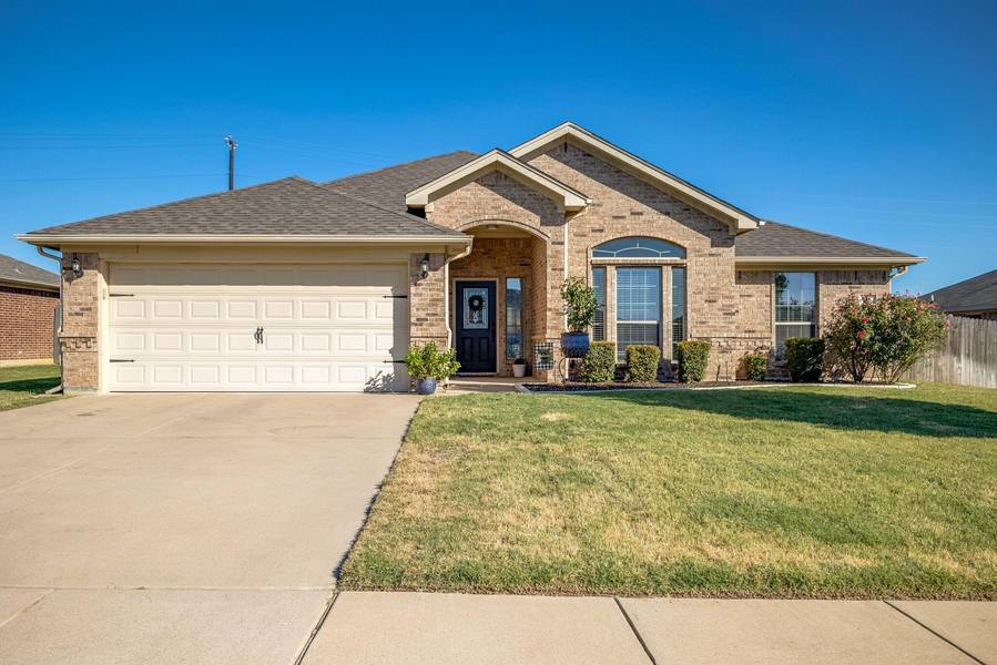 605 E Sheila Circle, Joshua, TX 76058