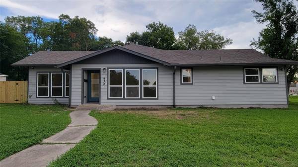 930 S Dixon Street, Gainesville, TX 76240