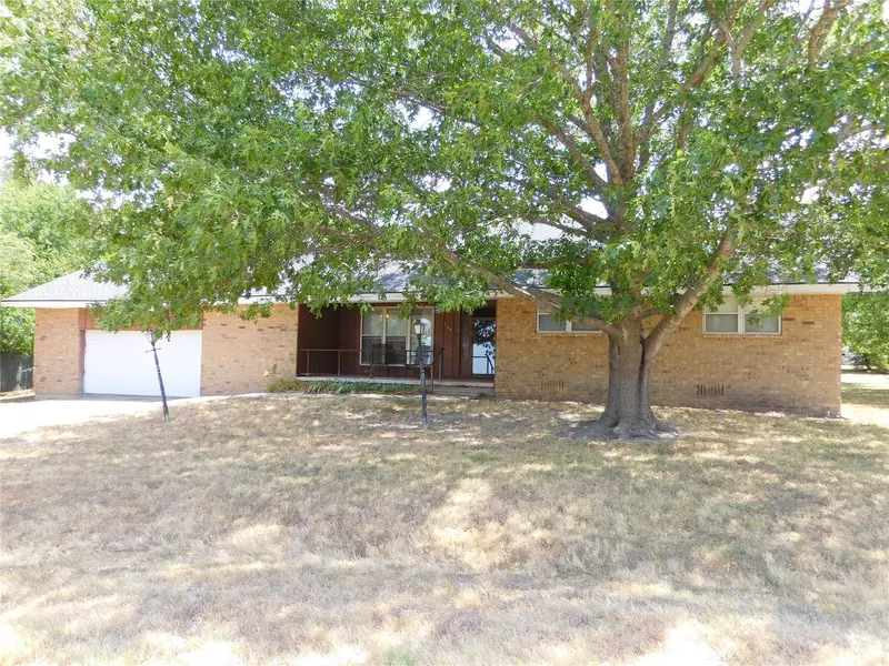 114 Circle Drive, Hubbard, TX 76648