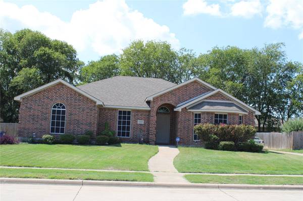 1413 Meadow Lark Lane, Glenn Heights, TX 75154