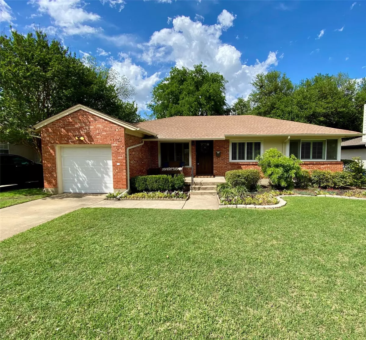 Dallas, TX 75214,6127 Ravendale Lane