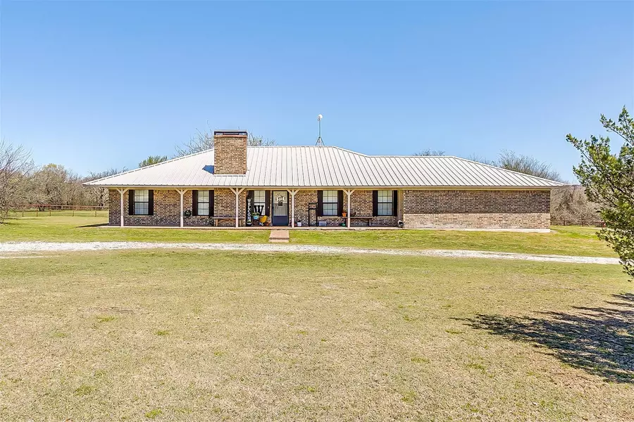 1202 Tanglewood Drive, Weatherford, TX 76087